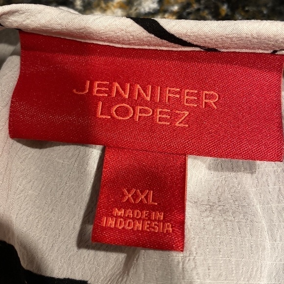 G womens Jennifer Lopez 3/4 sleeve floral very nice plus size top XXL. - Picture 4 of 4